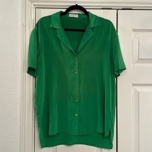 ARITZIA ACADEMY SILK SHORTSLEEVE BLOUSE SIZE SMAL NATURE GREEN